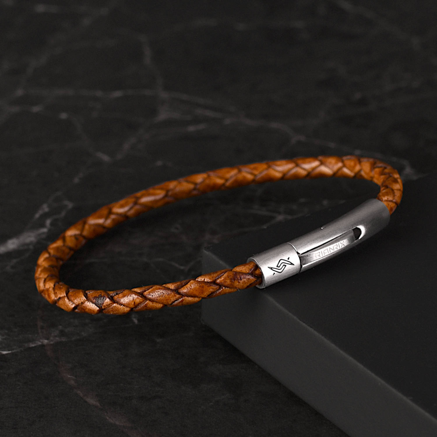 Bolo-Bracelets
