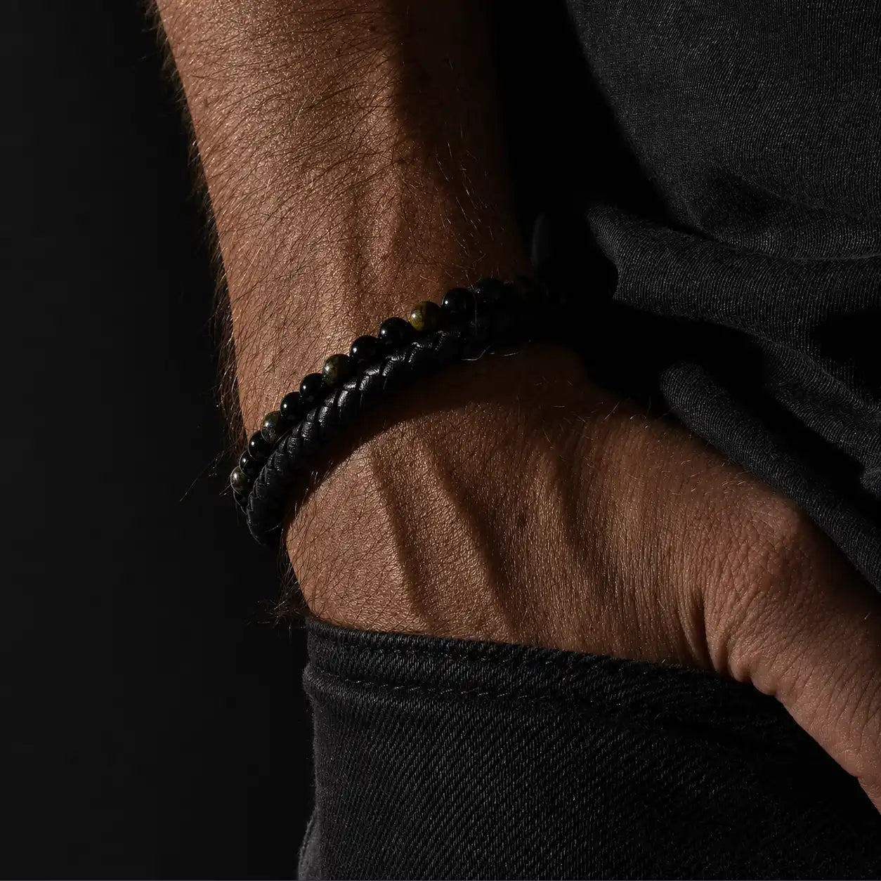Draco - Leather bracelet with dragon blood stone