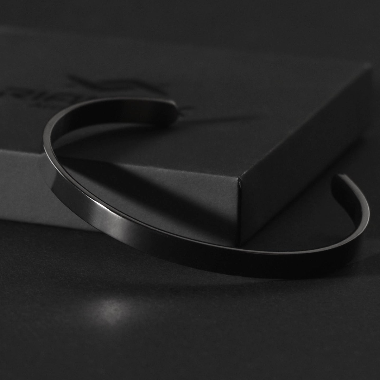 Draven – Matte Black Stainless Steel Cuff