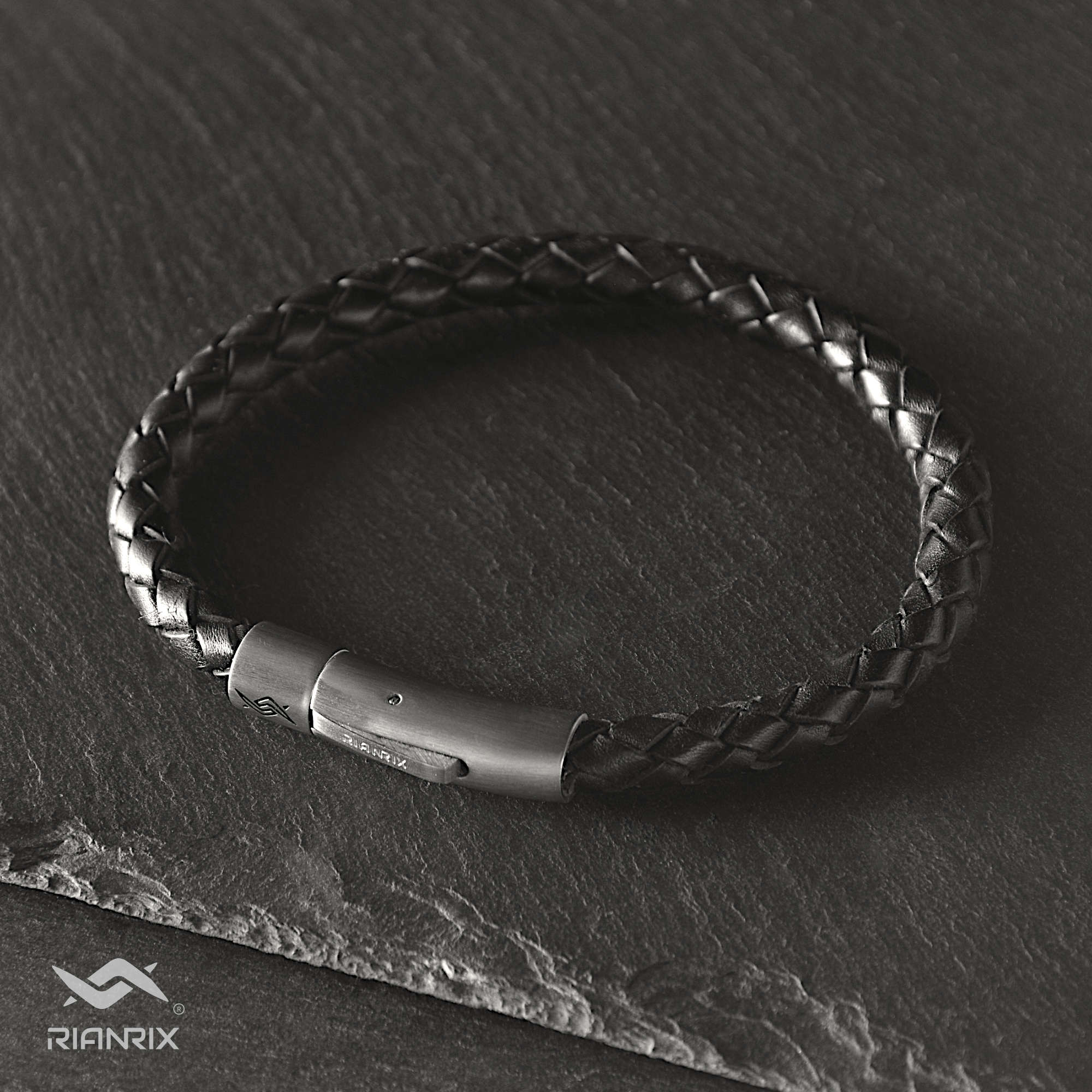 Raven - 6mm bolo genuine leather bracelet in classic black