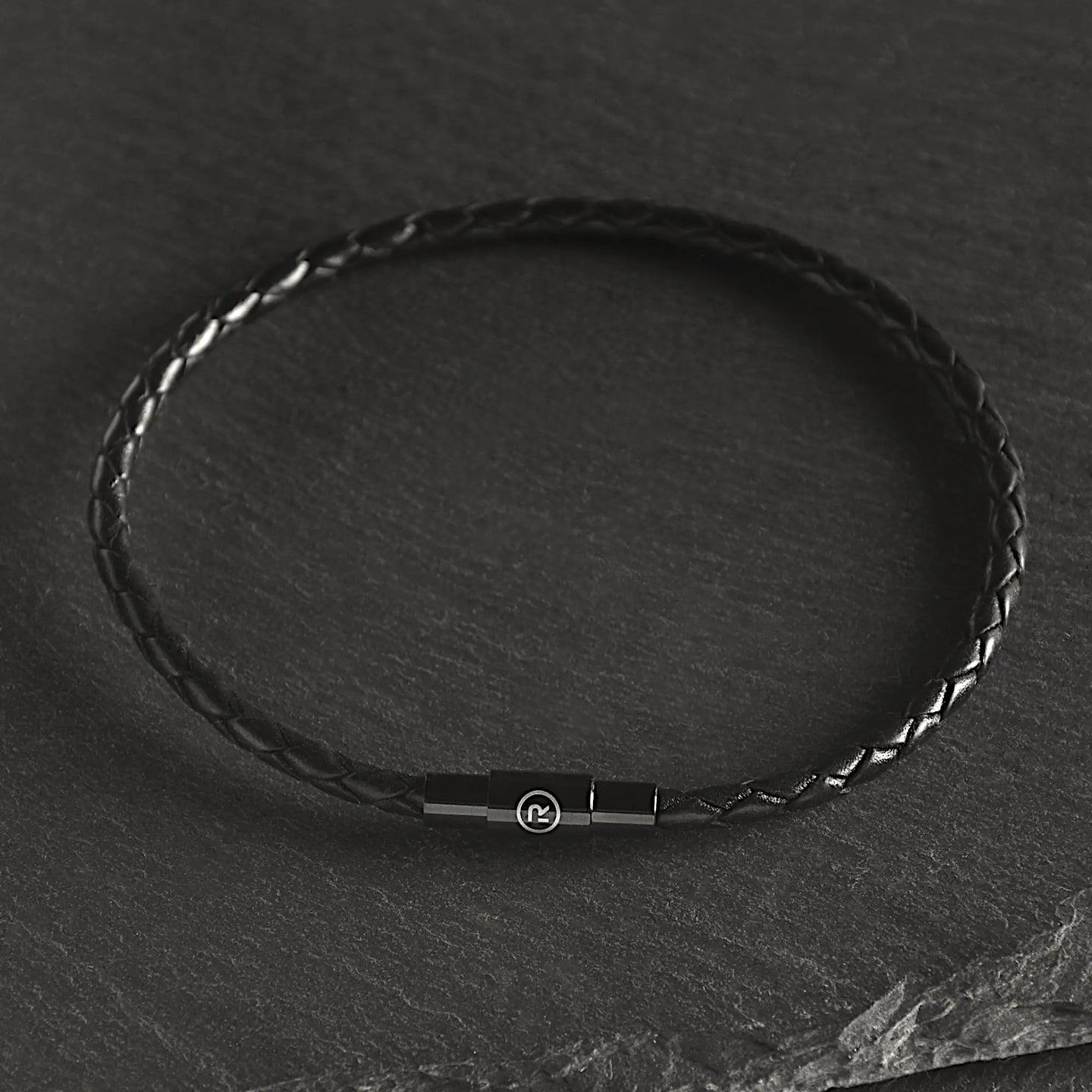 Vance - 3mm genuine leather bracelet in classic black